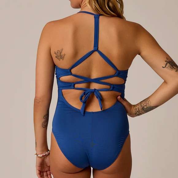 Carve Designs Dahlia Blue One Piece Swimsuit NWT - Picture 2 of 2